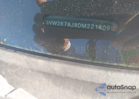 2013 Volkswagen Jetta 2.0L S z USA, uszkodzony, nr VIN 3VW2K7AJ9DM221809